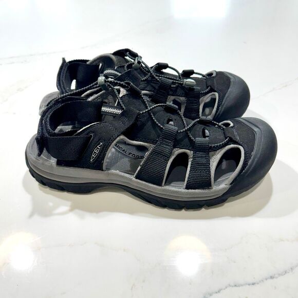 Keen Black Newport H2O Sandals. Black. Men’s 10.5. main image 7